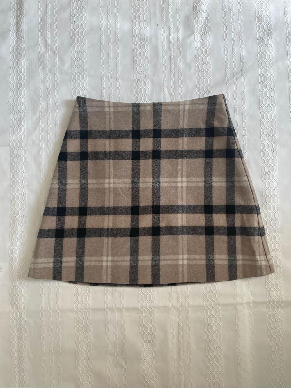 Wilfred Aritzia Plaid A-Line Mini Skirt in Taupe and Black Wool Cashmere Office